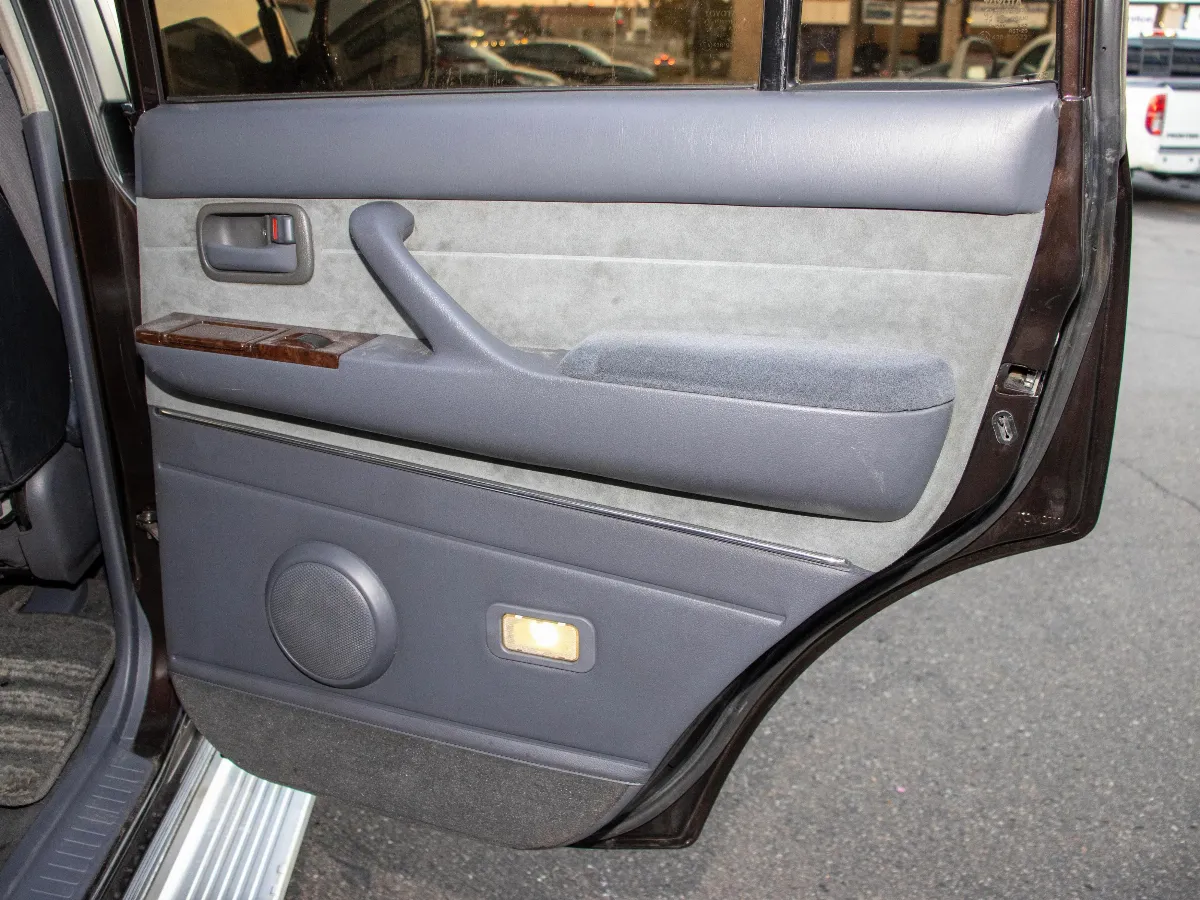 1996 TOYOTA LAND CRUISER 