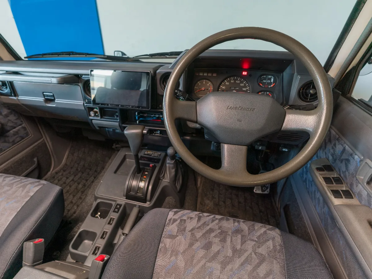 1996 TOYOTA LAND CRUISER 