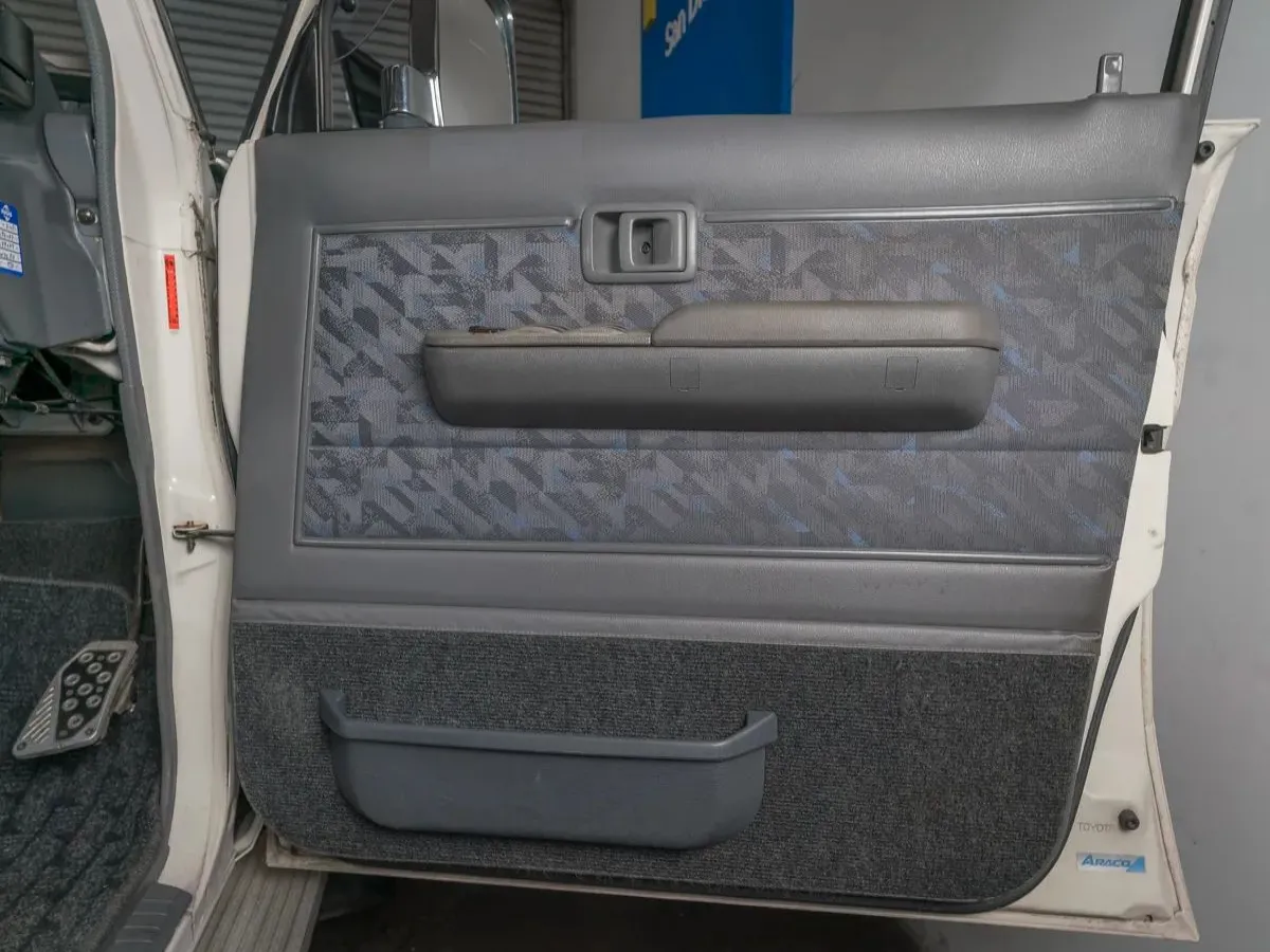 1996 TOYOTA LAND CRUISER 