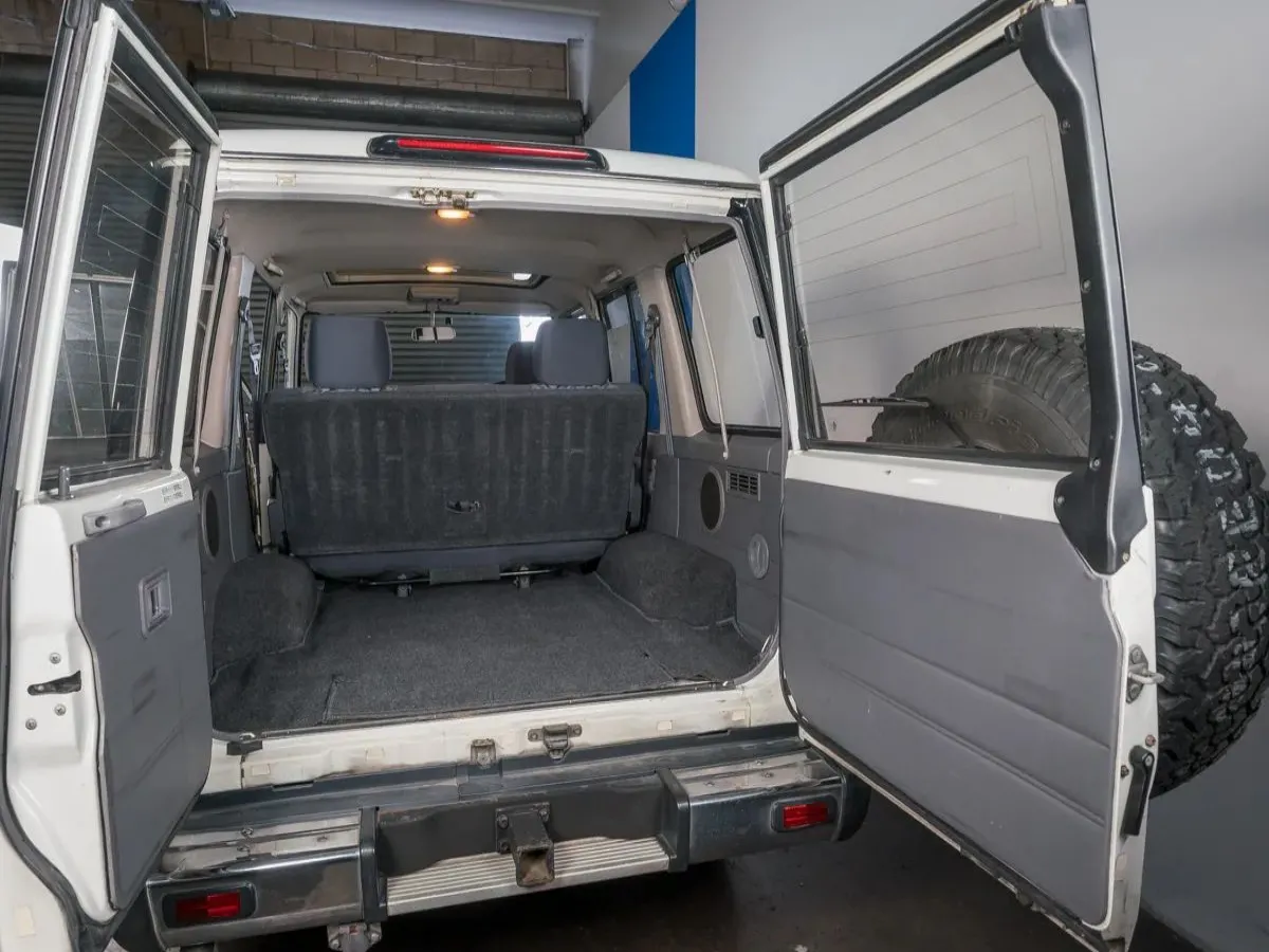 1996 TOYOTA LAND CRUISER 