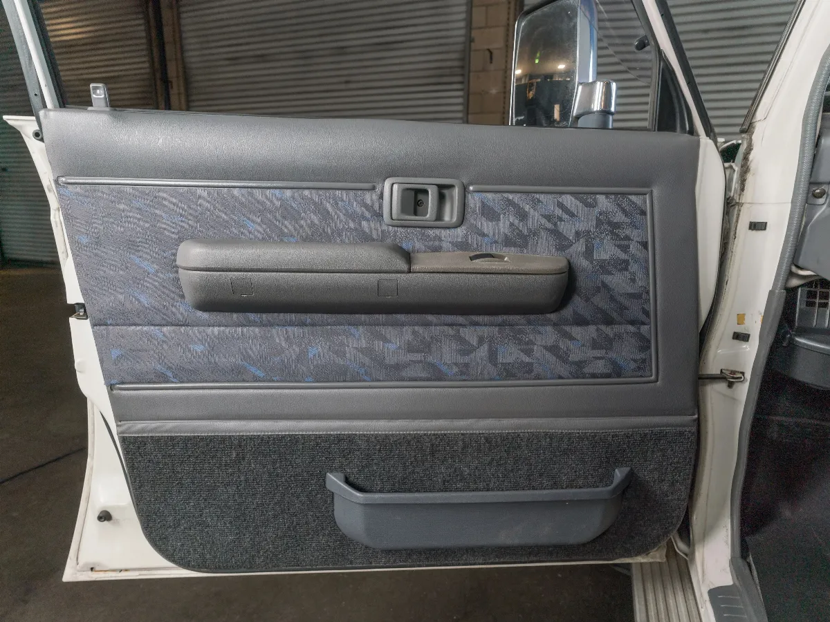 1996 TOYOTA LAND CRUISER 