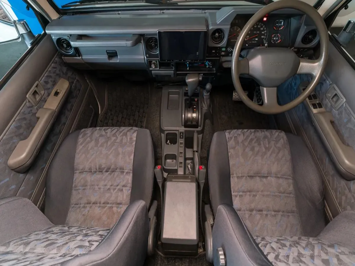 1996 TOYOTA LAND CRUISER 