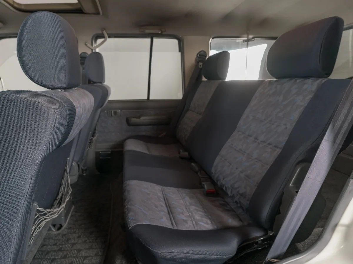 1996 TOYOTA LAND CRUISER 