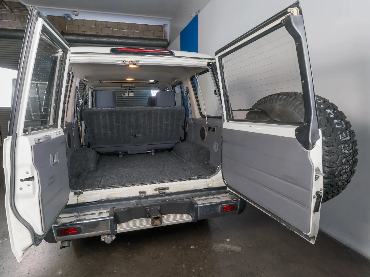 1996 TOYOTA LAND CRUISER 