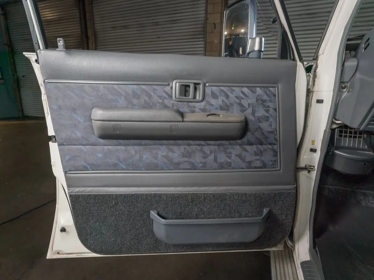 1996 TOYOTA LAND CRUISER 