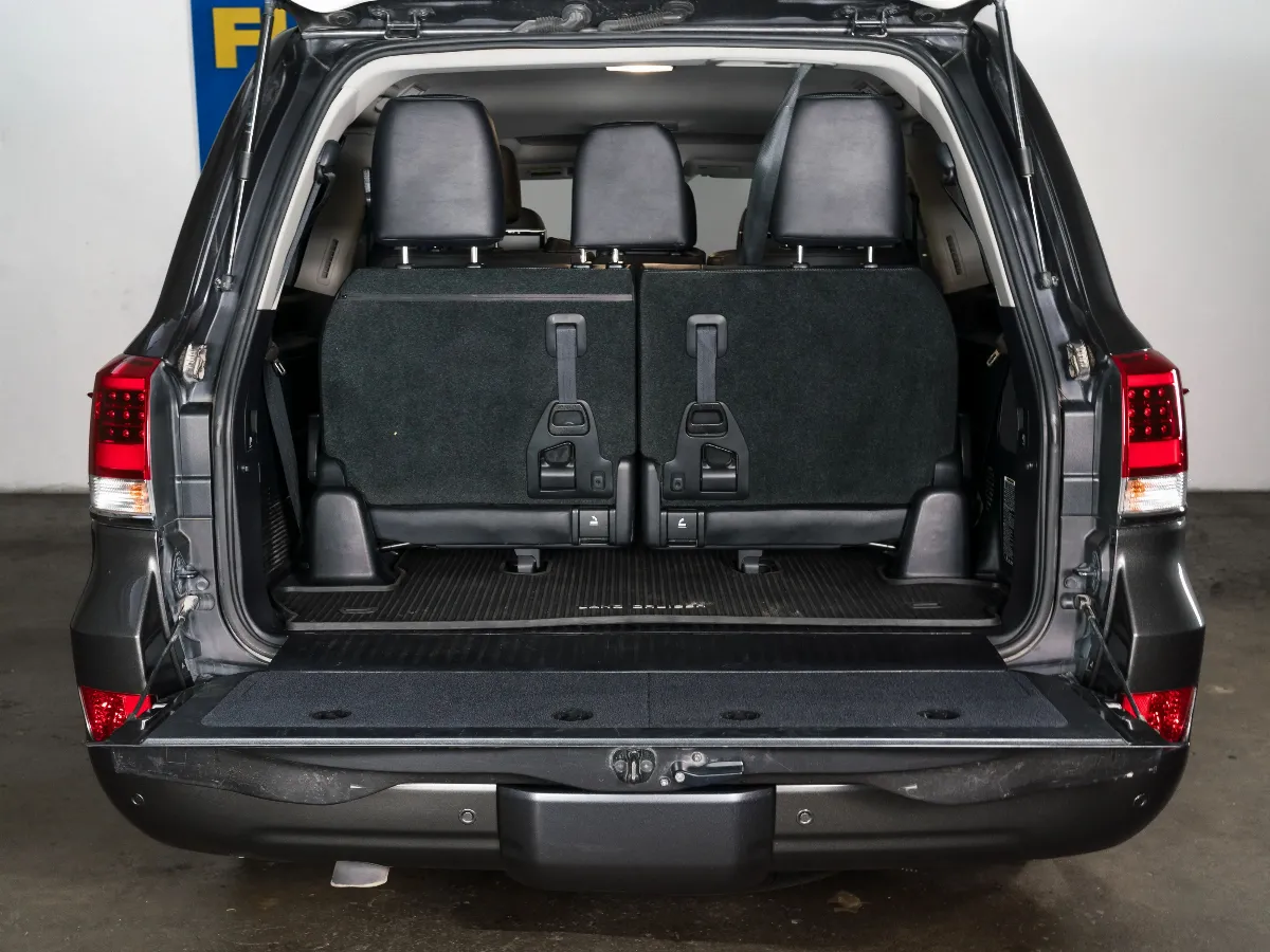 2017 Toyota Land Cruiser 