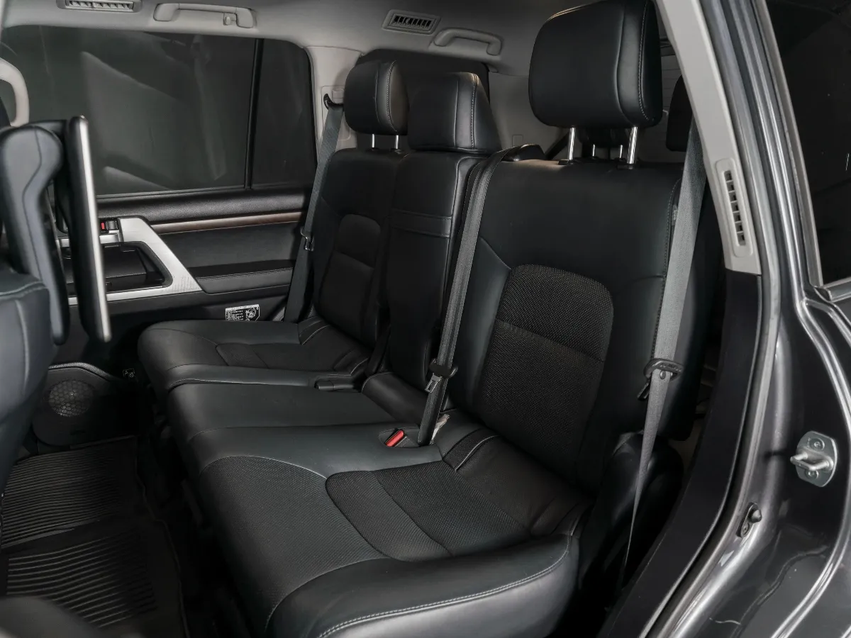 2017 Toyota Land Cruiser 