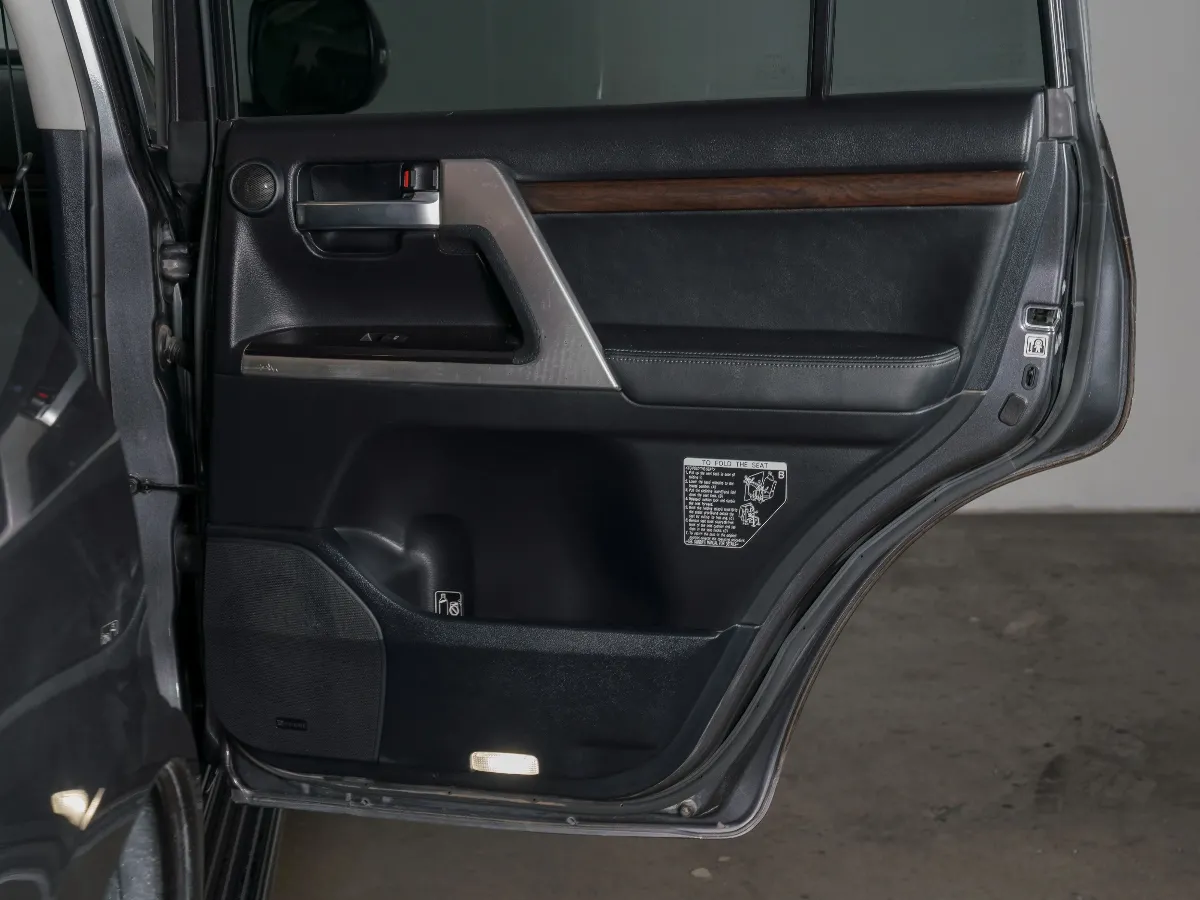 2017 Toyota Land Cruiser 