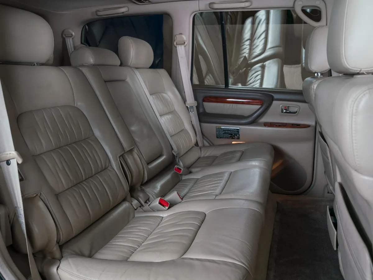 2002 Lexus LX 