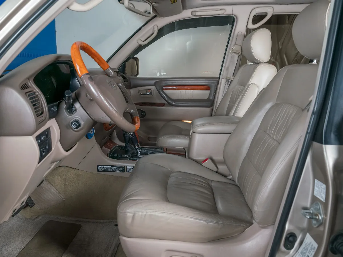 2002 Lexus LX 