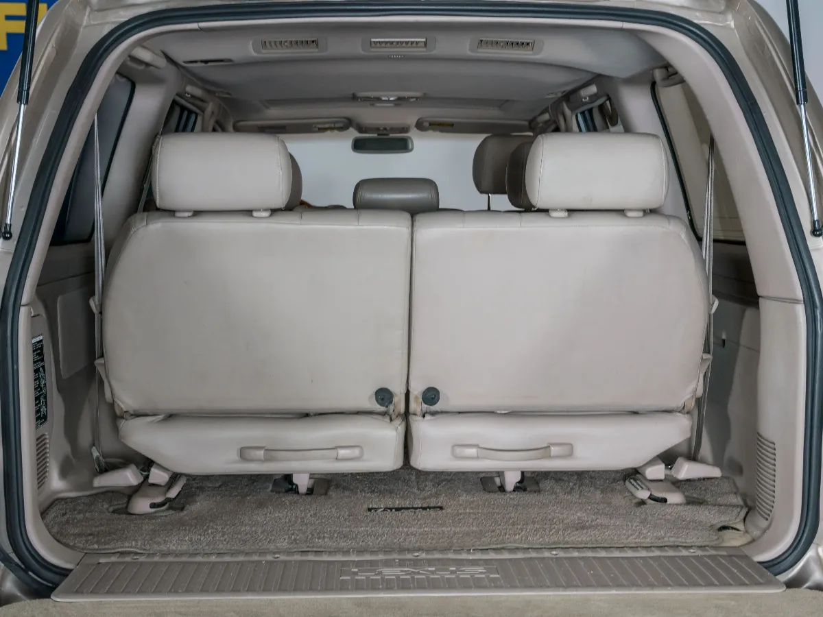 2002 Lexus LX 
