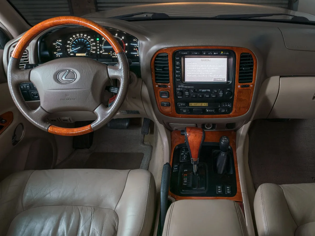 2002 Lexus LX 
