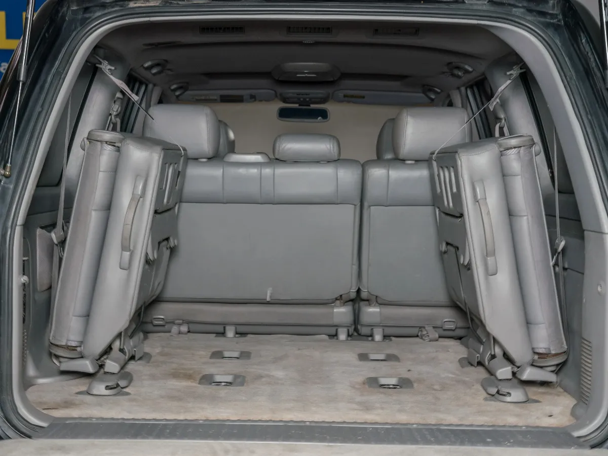 2004 Toyota Land Cruiser 