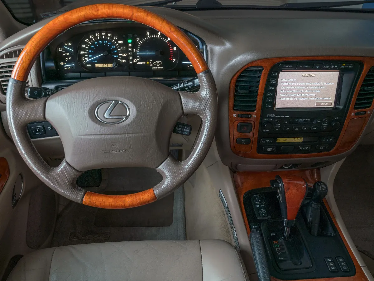 2002 Lexus LX 