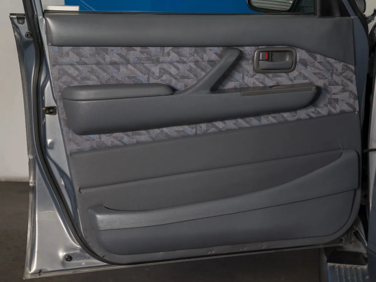 1996 TOYOTA LAND CRUISER 