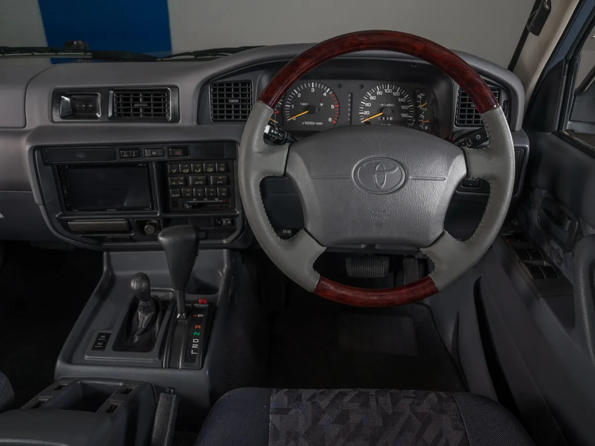 1996 TOYOTA LAND CRUISER 
