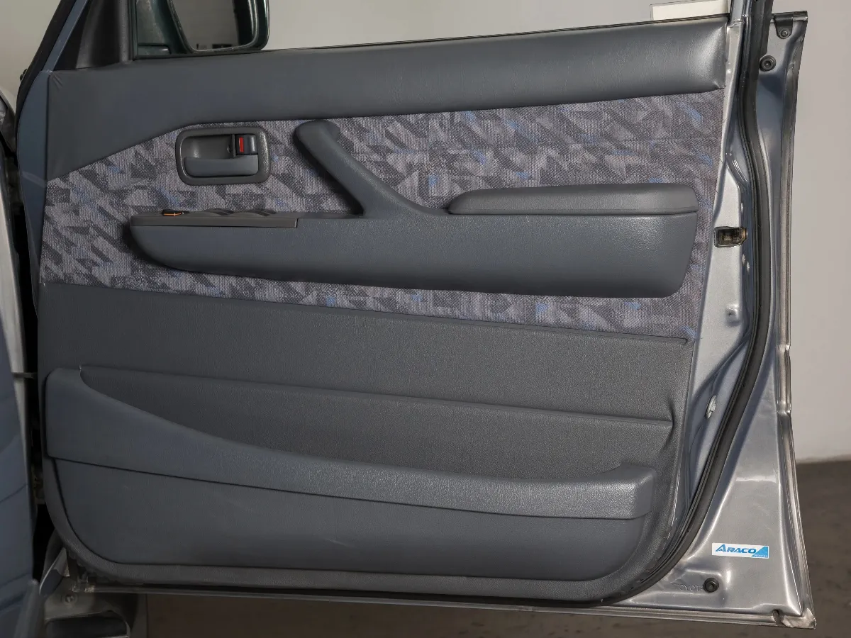 1996 TOYOTA LAND CRUISER 