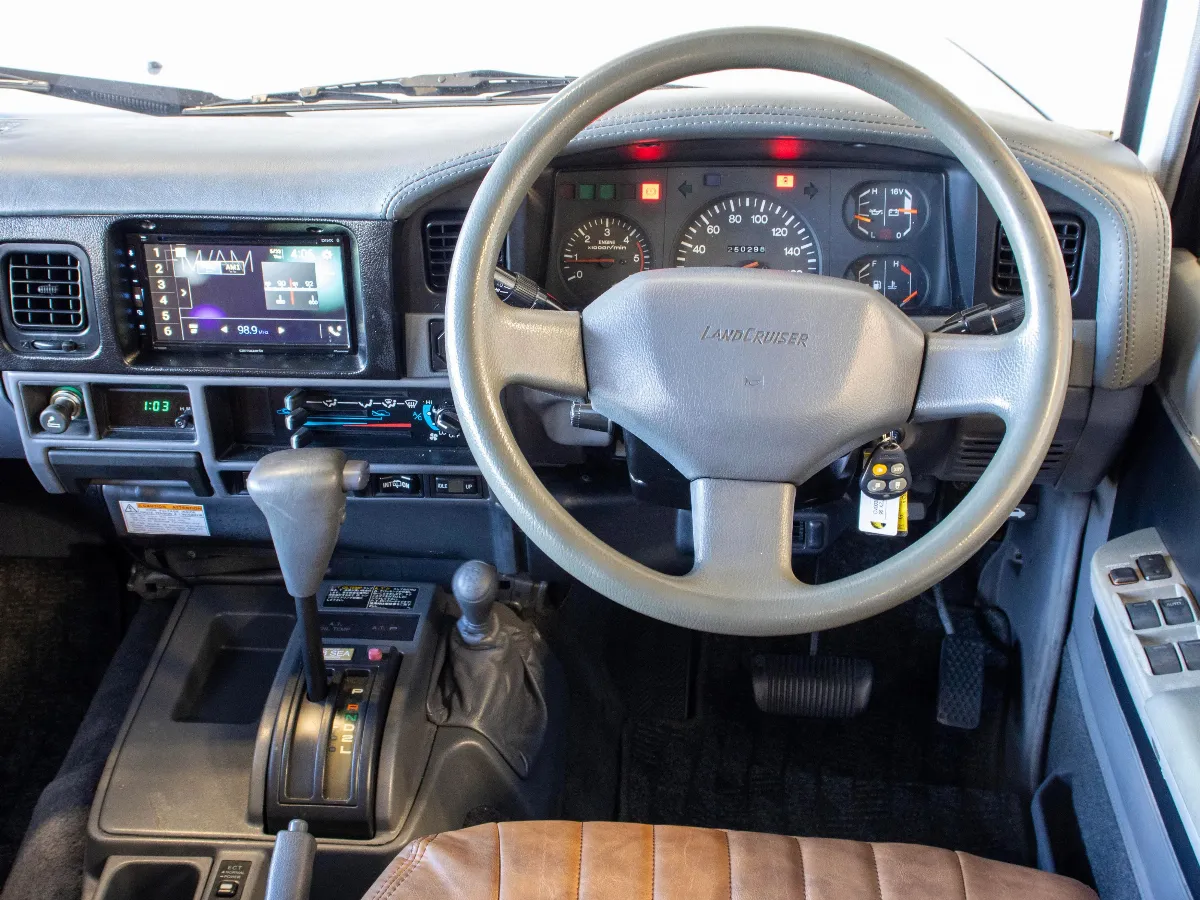 1996 TOYOTA LAND CRUISER PRADO 